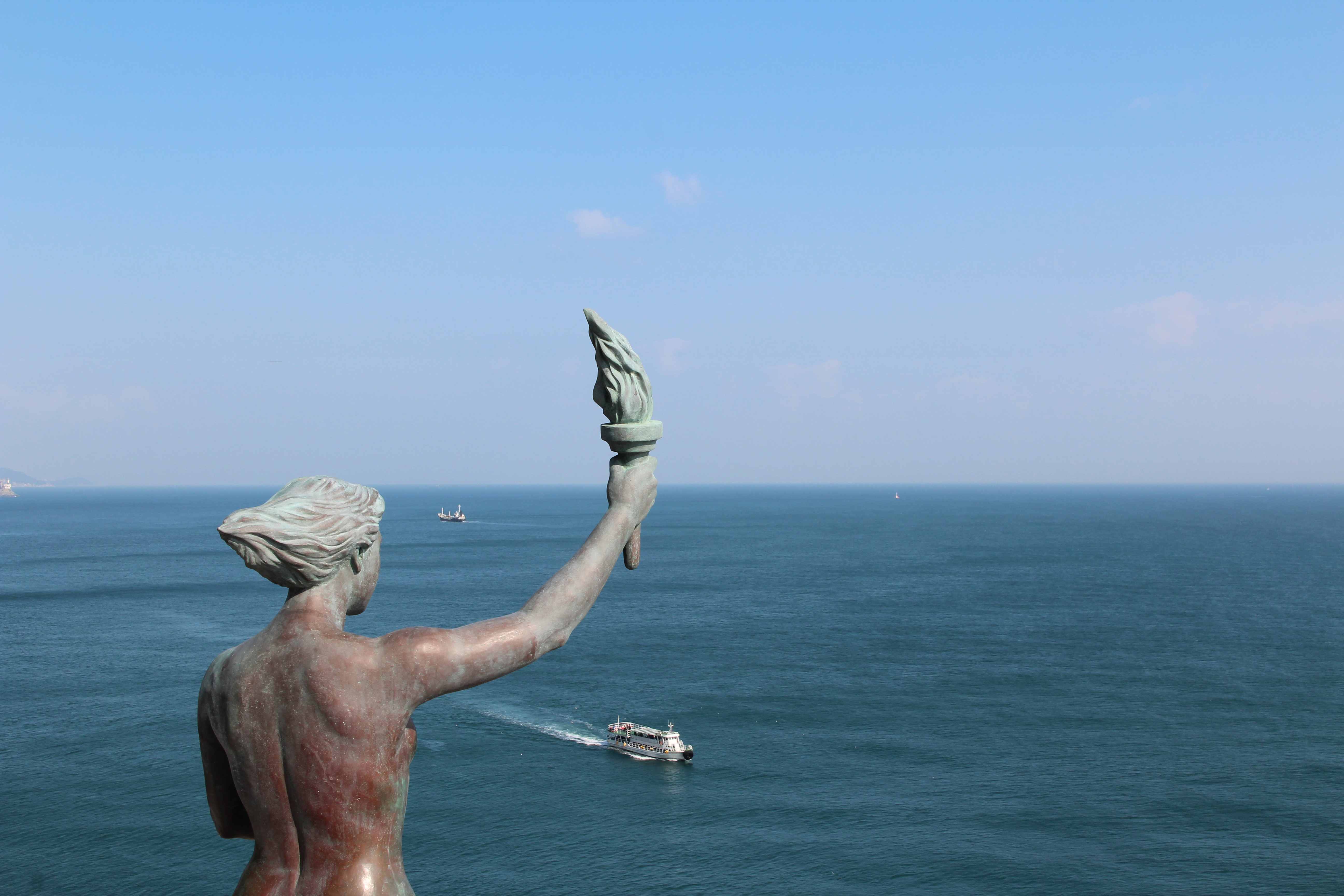 Посейдон: Влияние на морскую культуру и экологию